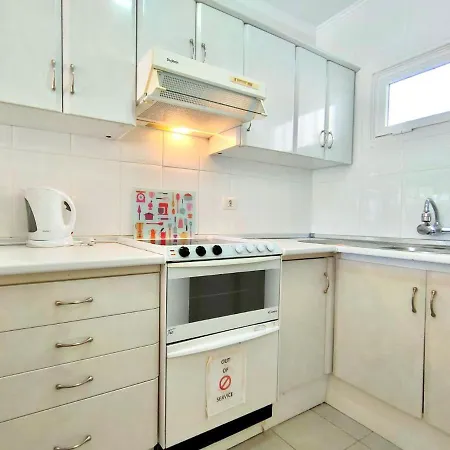 Apartamento 2 Dormitorios Solo Adultos, Freewifi, Cerca Al Mar Y A Playa De Americas, En Tenerife Sur