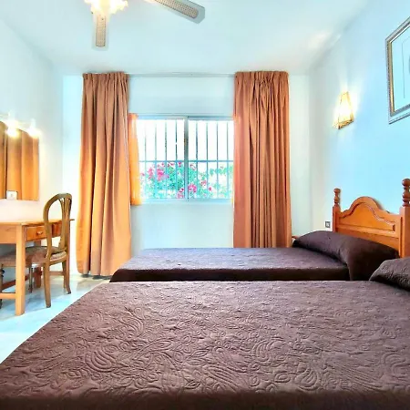 Apartamento 2 Dormitorios Solo Adultos, Freewifi, Cerca Al Mar Y A Playa De Americas, En Tenerife Sur