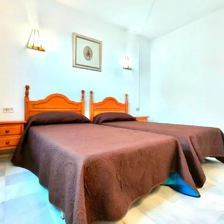 Apartamento 2 Dormitorios Solo Adultos, Freewifi, Cerca Al Mar Y A Playa De Americas, En Tenerife Sur *